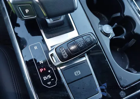 2023 Audi Q7 Premium Plus 55 Tfsi Quattro Tiptronic z USA, uszkodzony, nr VIN WA1LXBF71PD005438